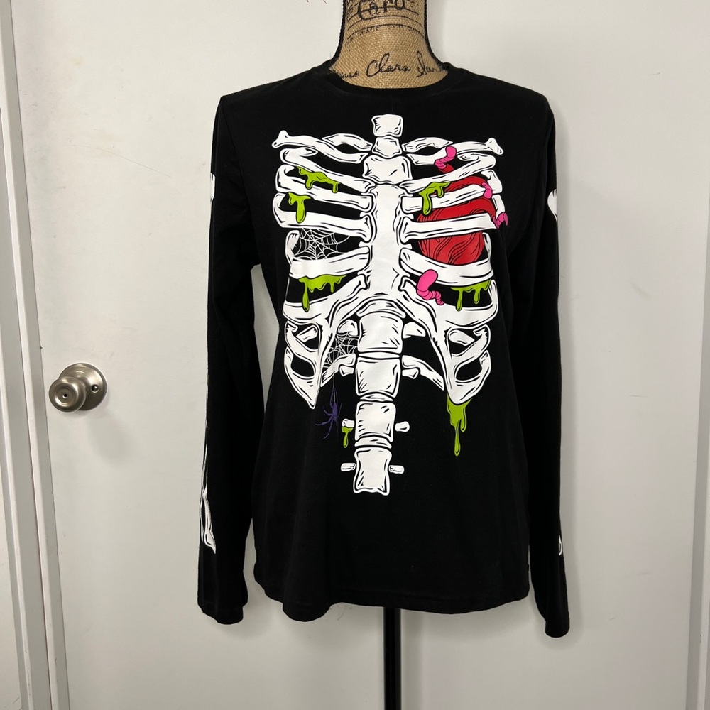 Celebrate Halloween long sleeve graphic tee, size 2X.